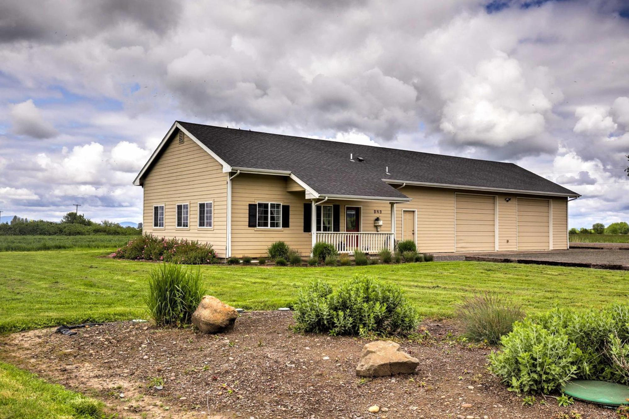 The Farm House On Mount Tom Hotel Harrisburg Bagian luar foto