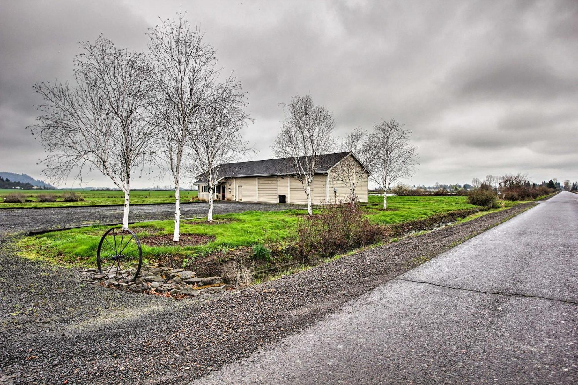 The Farm House On Mount Tom Hotel Harrisburg Bagian luar foto