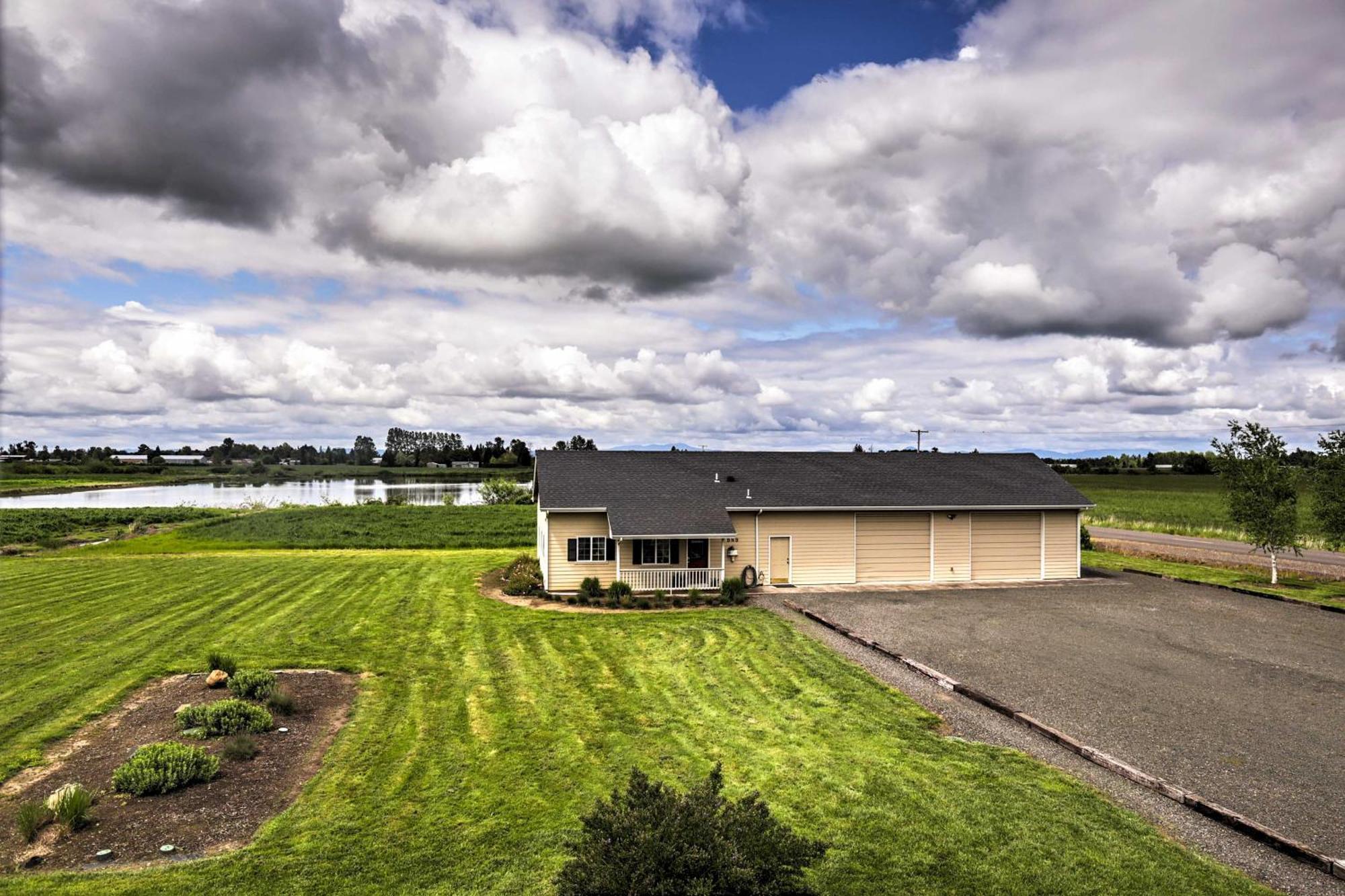 The Farm House On Mount Tom Hotel Harrisburg Bagian luar foto